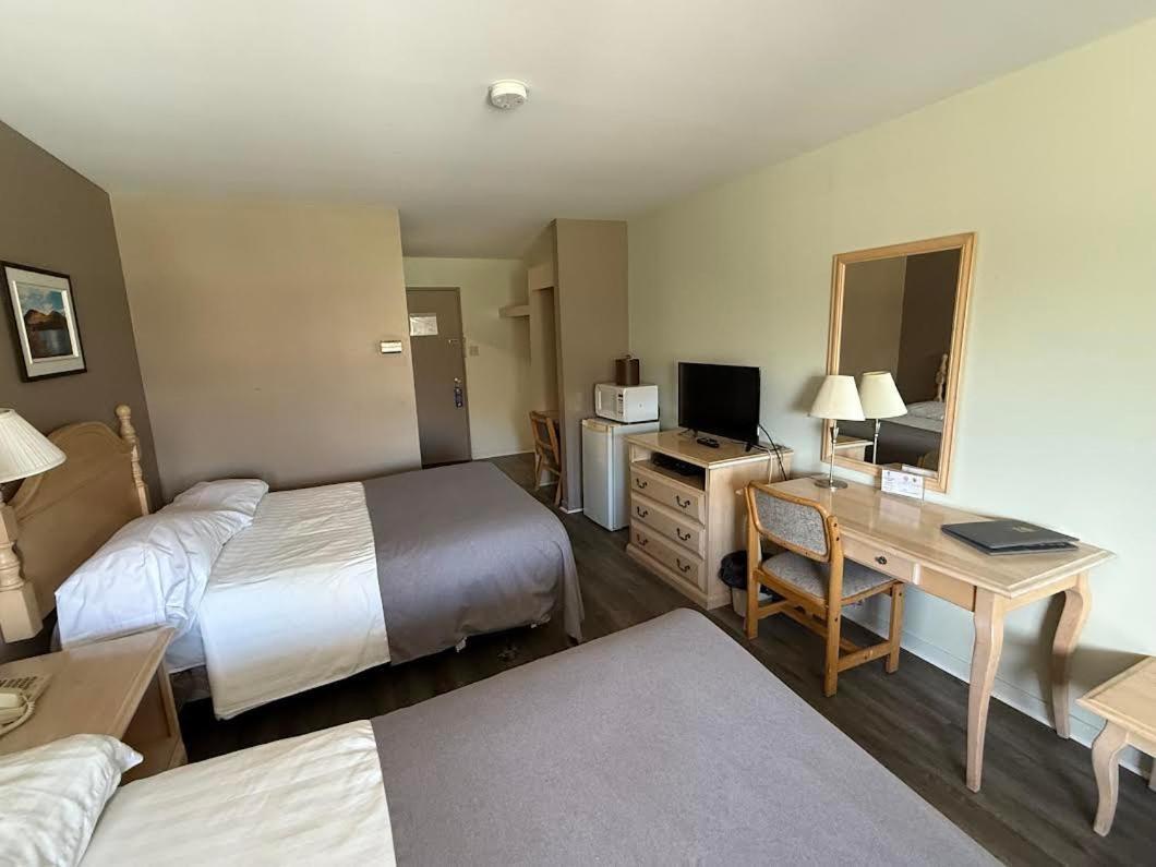 Motel Le Transit Mont-Saint-Hilaire Buitenkant foto