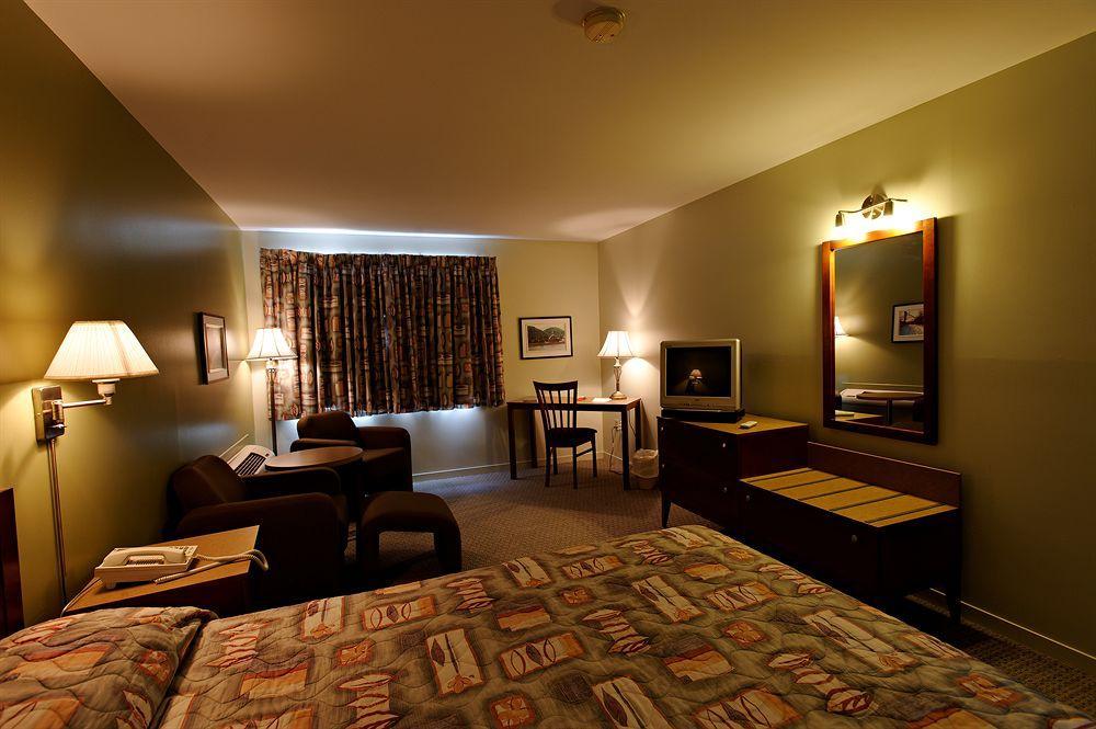 Motel Le Transit Mont-Saint-Hilaire Buitenkant foto